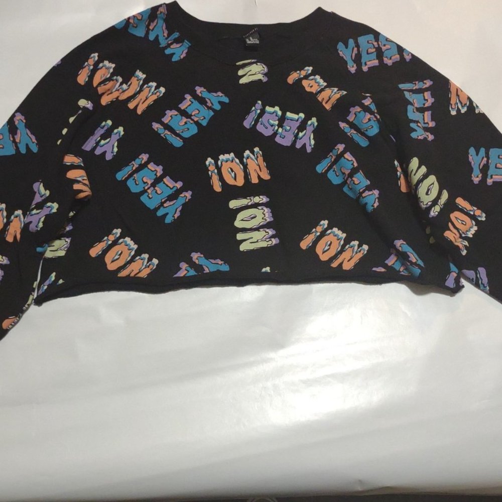 Crop top long sleeve Yes! No! Forever 21 top - Picture 2 of 3
